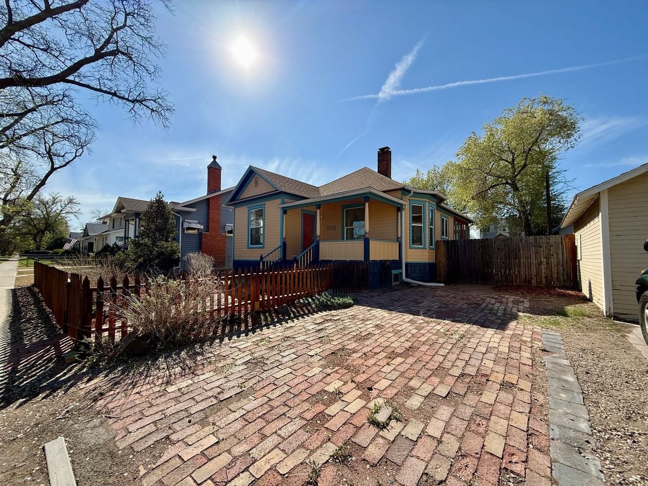 909 Ouray Ave - Photo 3 of 34