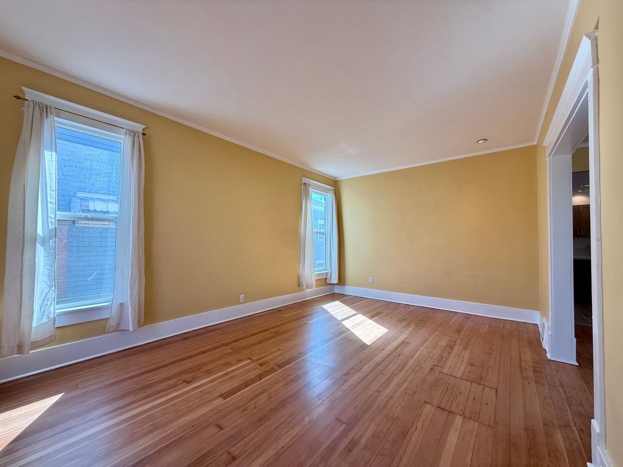 909 Ouray Ave - Photo 5 of 34
