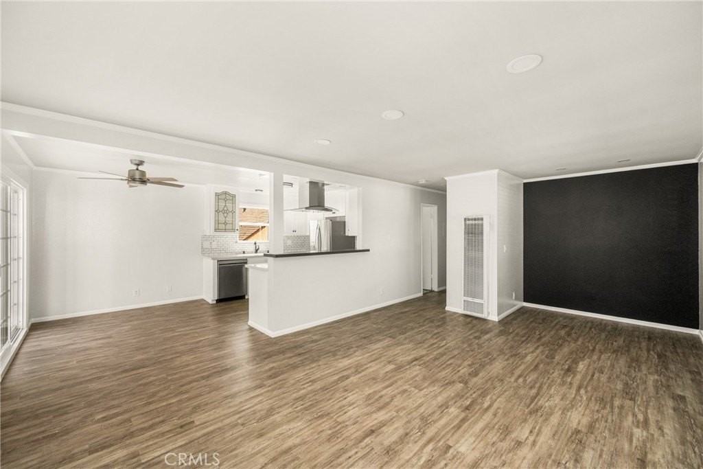 201 E 16th St #C - Photo 7 of 20