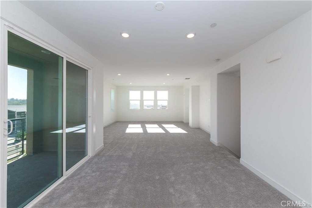 460 Palermo - Photo 3 of 12