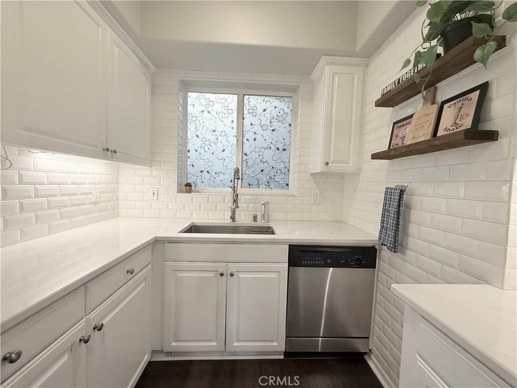 3401 S Bentley Ave #203 - Photo 4 of 46
