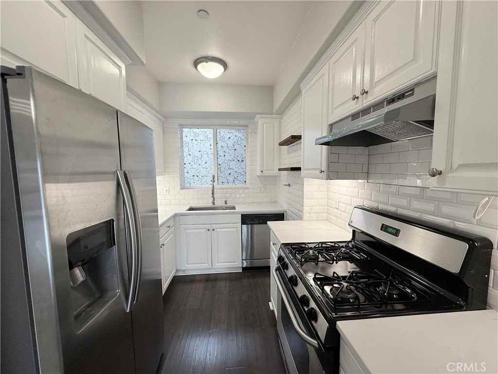 3401 S Bentley Ave #203 - Photo 5 of 46