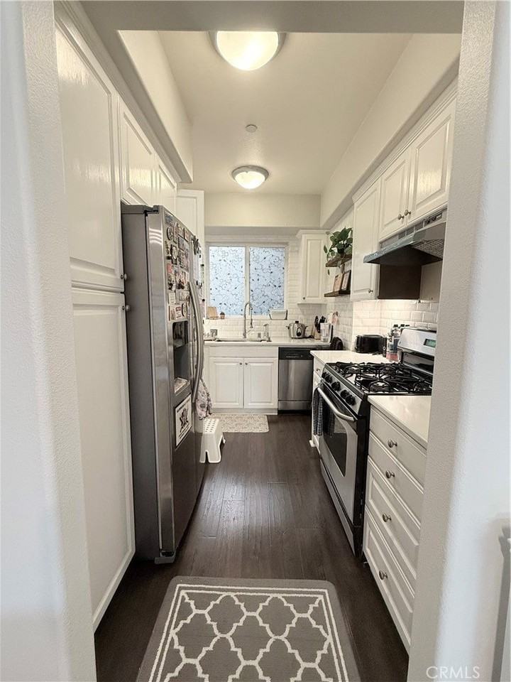 3401 S Bentley Ave #203 - Photo 6 of 46