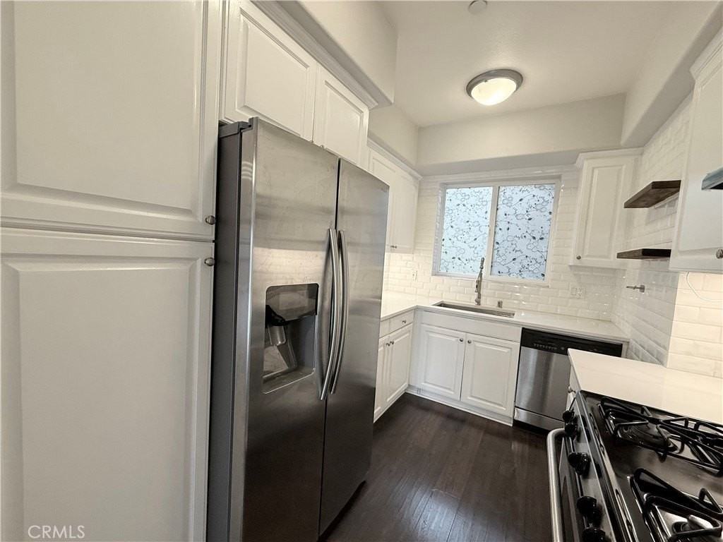 3401 S Bentley Ave #203 - Photo 7 of 46