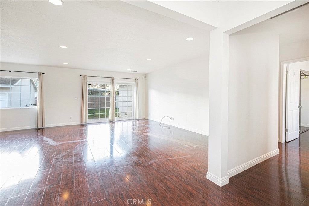 10937 Mclennan Ave - Photo 6 of 35