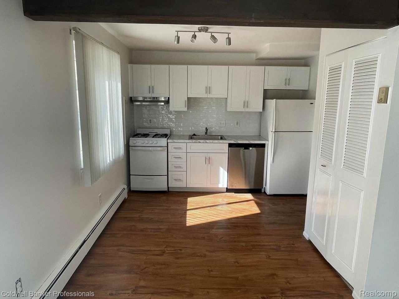 620 E Lincoln Ave - Photo 5 of 14