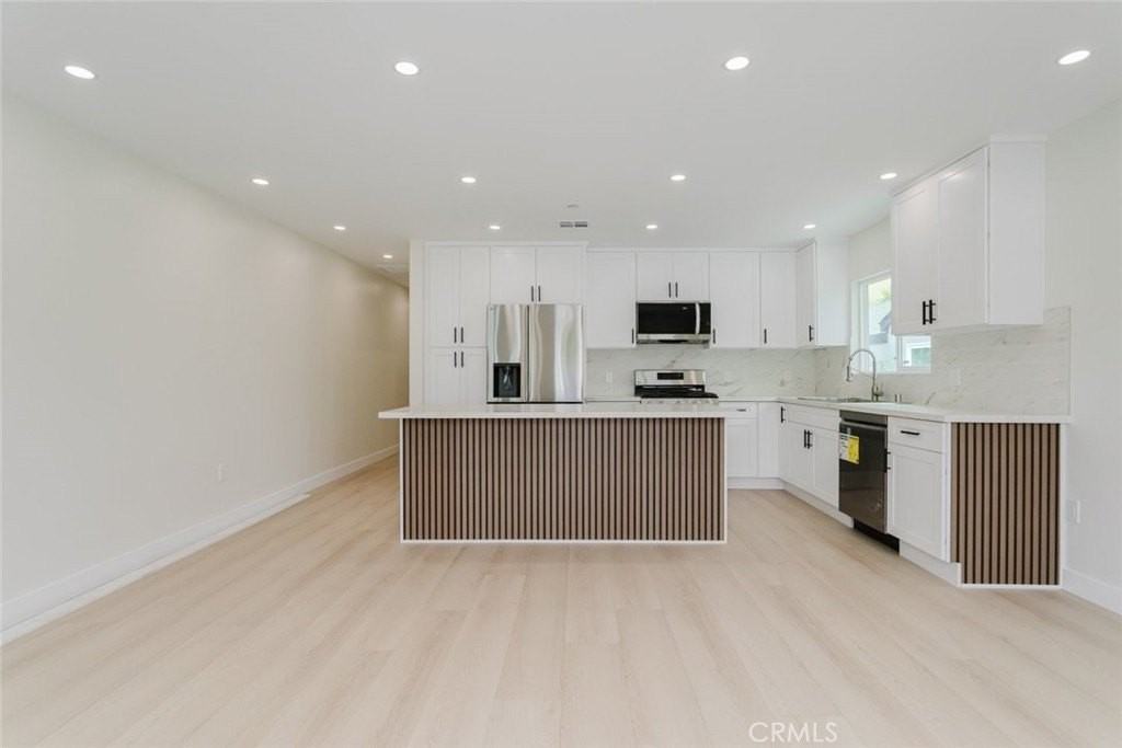 5738 Beck Ave - Photo 7 of 36