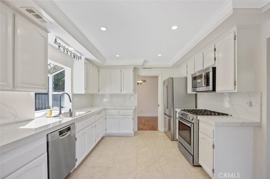 5974 Ruthwood Dr - Photo 2 of 30