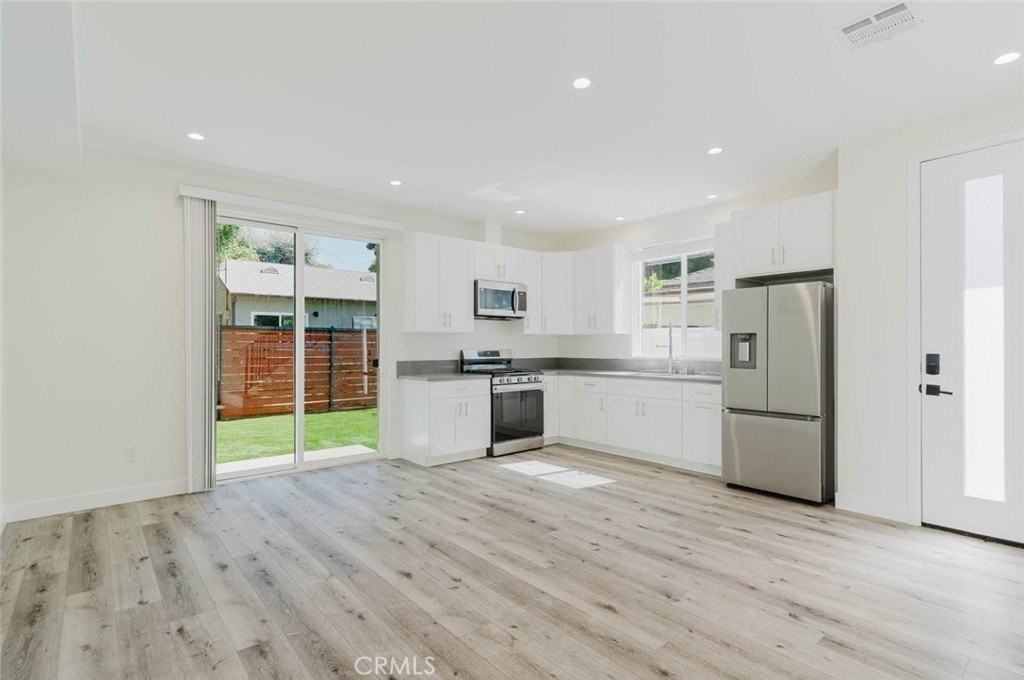 8107 Lemona Ave - Photo 2 of 24