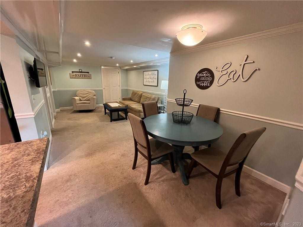 138 Boulder Cir - Photo 3 of 20