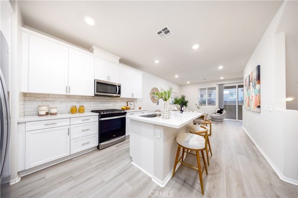 2715 Erebus Ct - Photo 5 of 10
