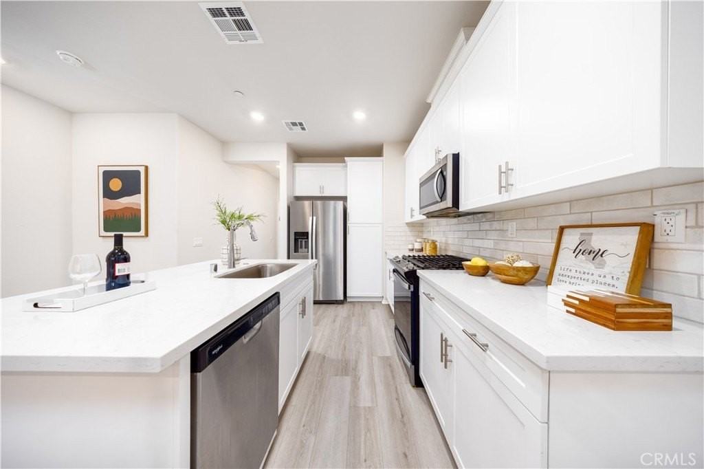 2715 Erebus Ct - Photo 6 of 10