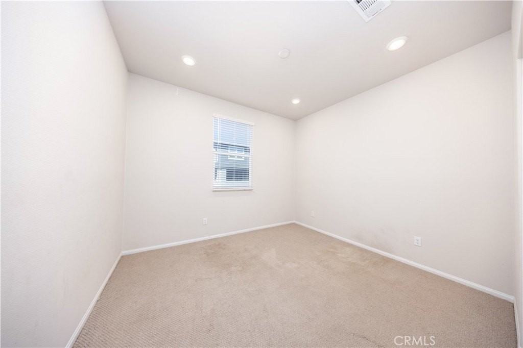 2715 Erebus Ct - Photo 7 of 10