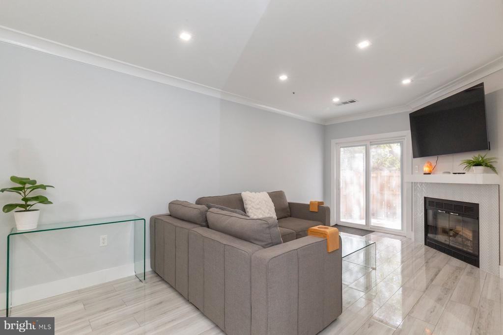 255 S Pickett St ##101 - Photo 4 of 23