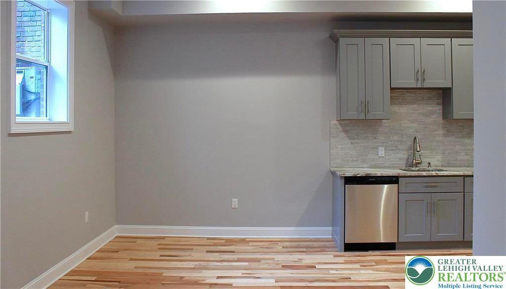 315 Northampton St ##1 - Photo 5 of 16
