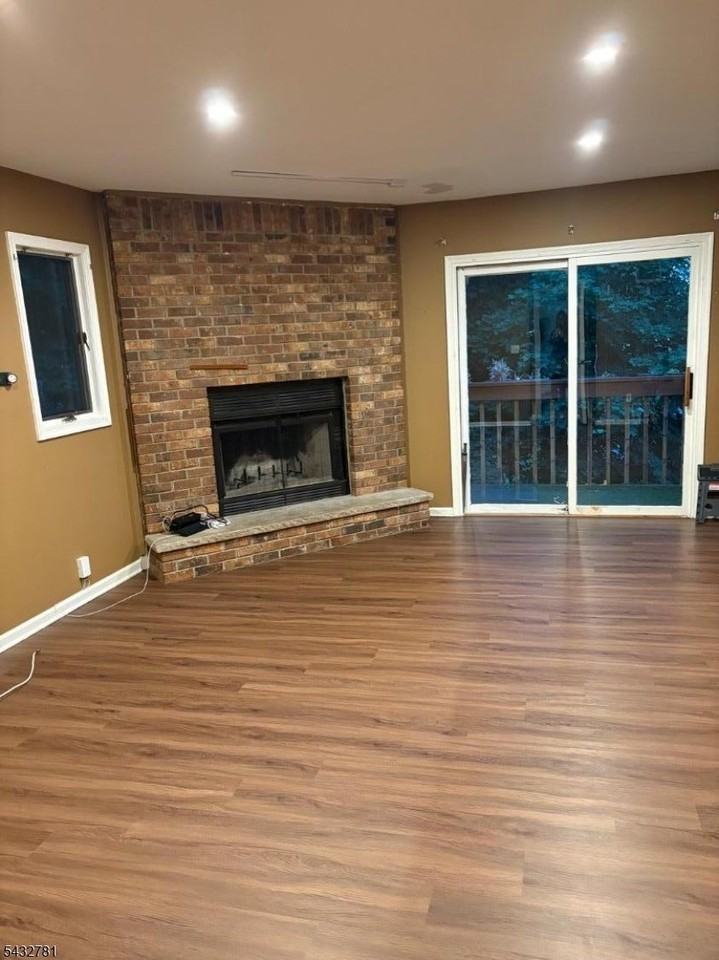 270 Silleck St - Photo 3 of 18