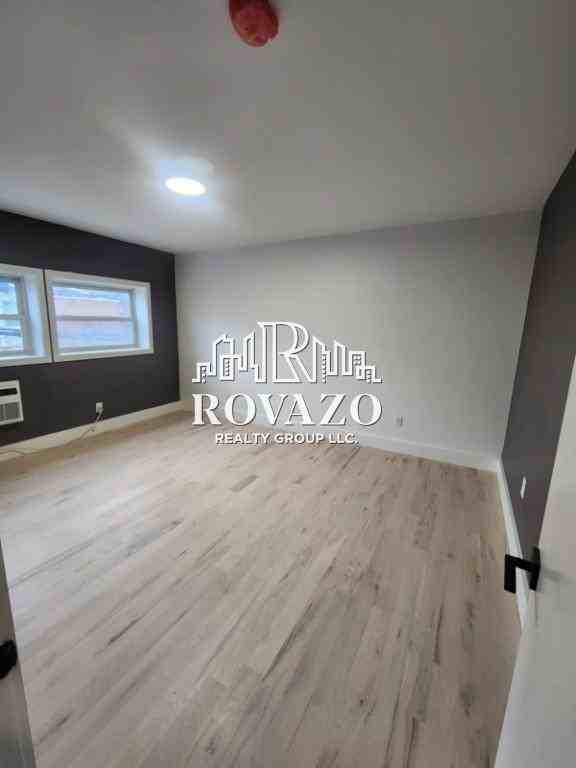 28 Providence St #32-4B - Photo 7 of 8