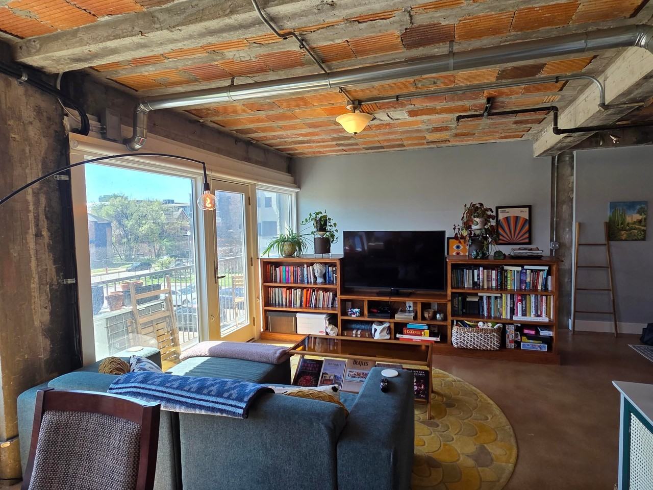2915 John R St - Photo 5 of 25