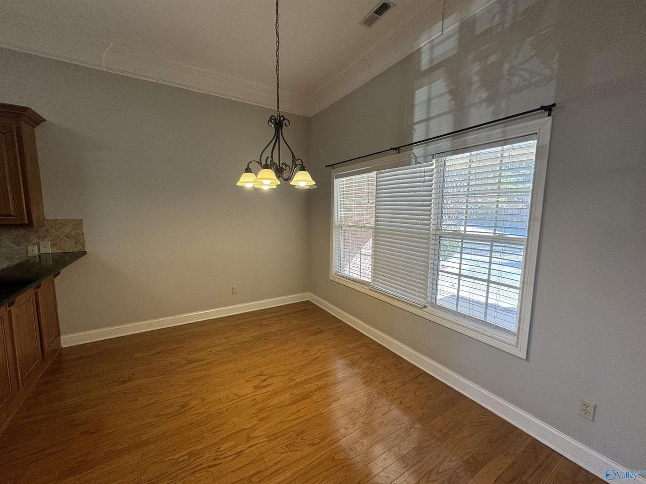 126 Bilton Dr - Photo 6 of 18