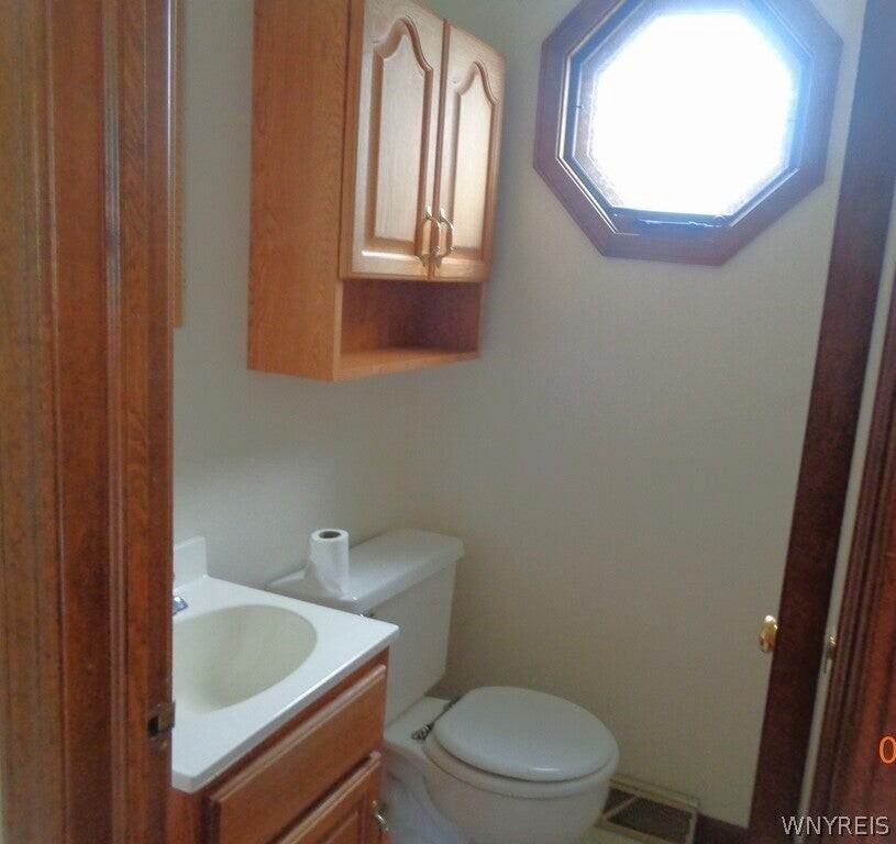 1425 Como Park Blvd - Photo 6 of 19