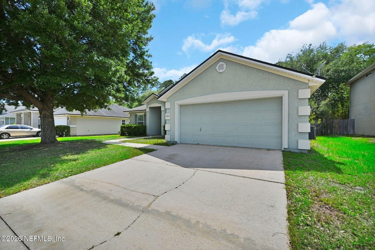 10810 Stanton Hills Dr E - Photo 2 of 34