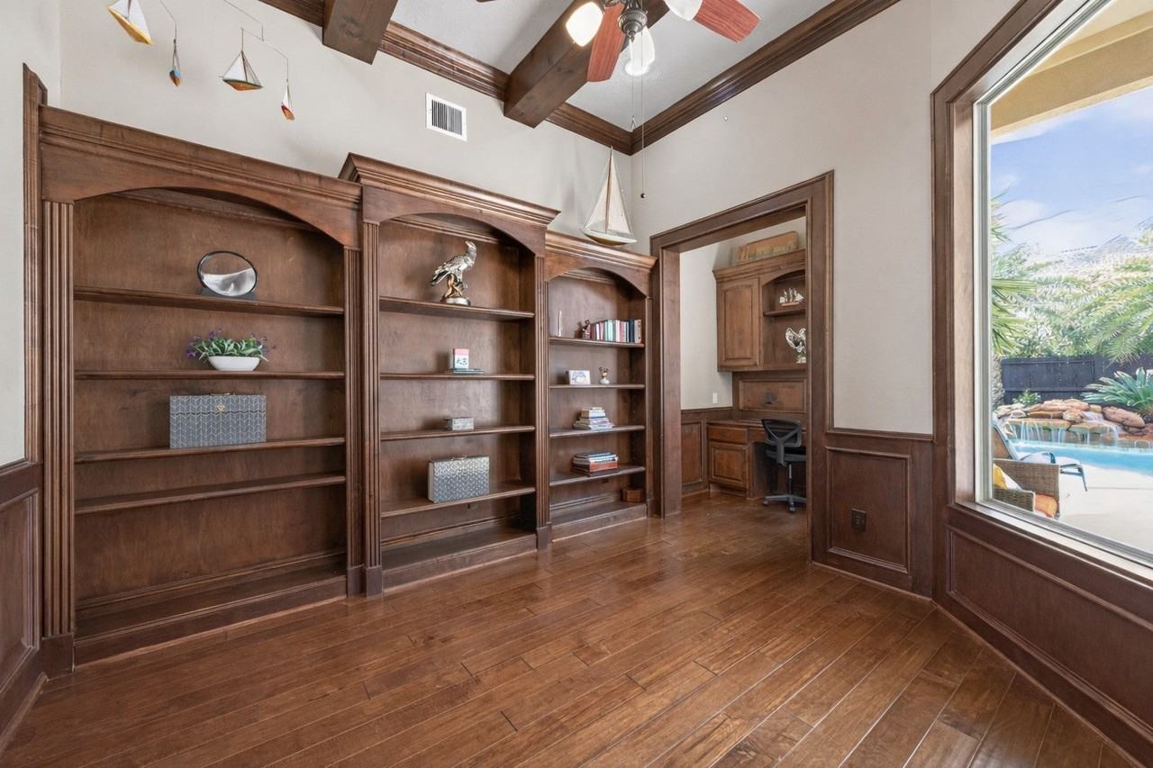 7414 Dayhill Dr - Photo 4 of 50
