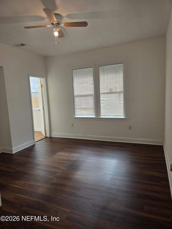 2675 Ernest St - Photo 4 of 14