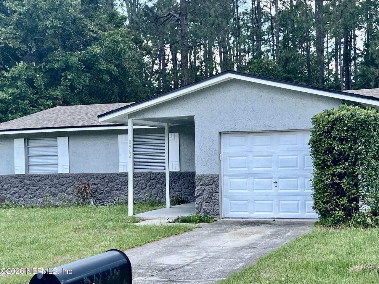 10964 Bacall Rd W - Photo 4 of 19