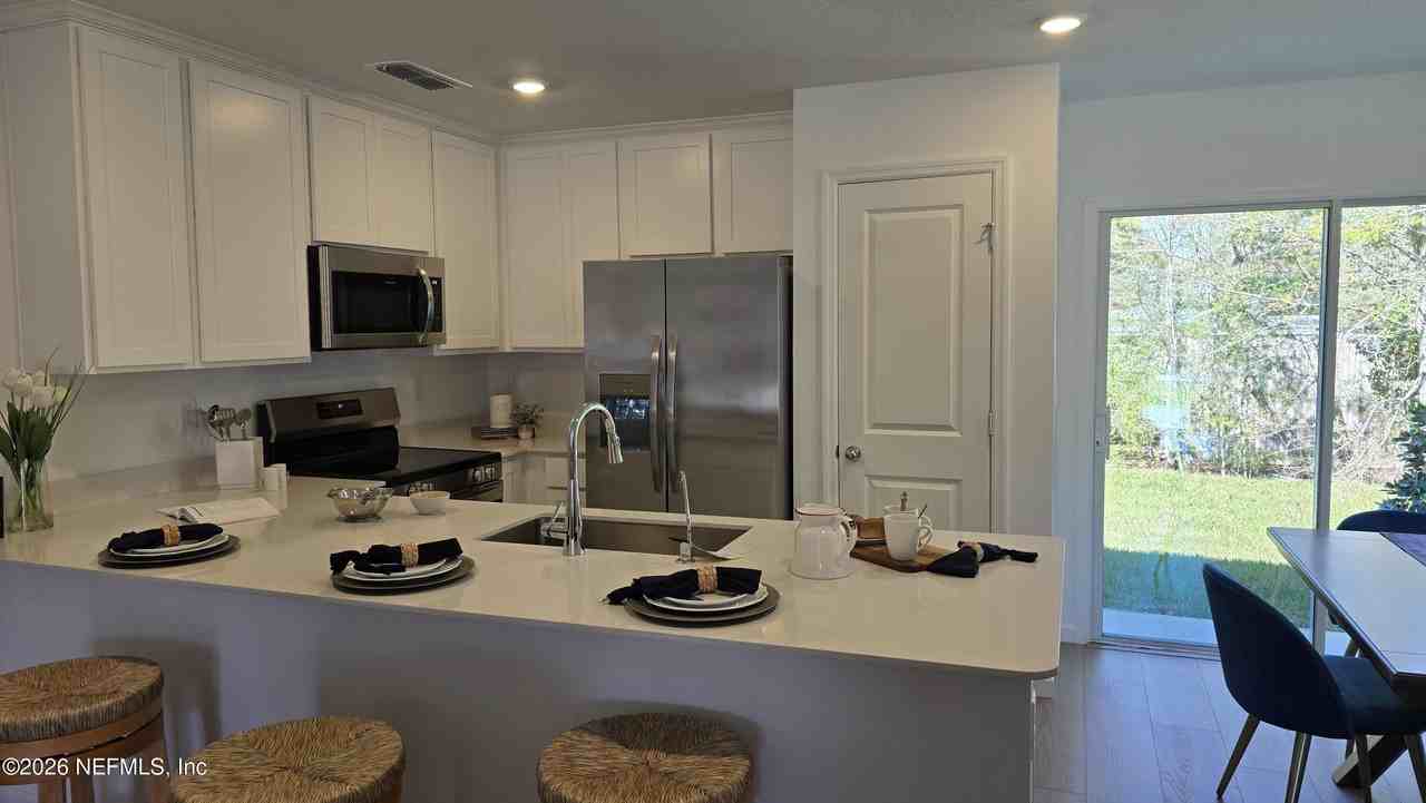 6819 Lake Mist Ln - Photo 4 of 21