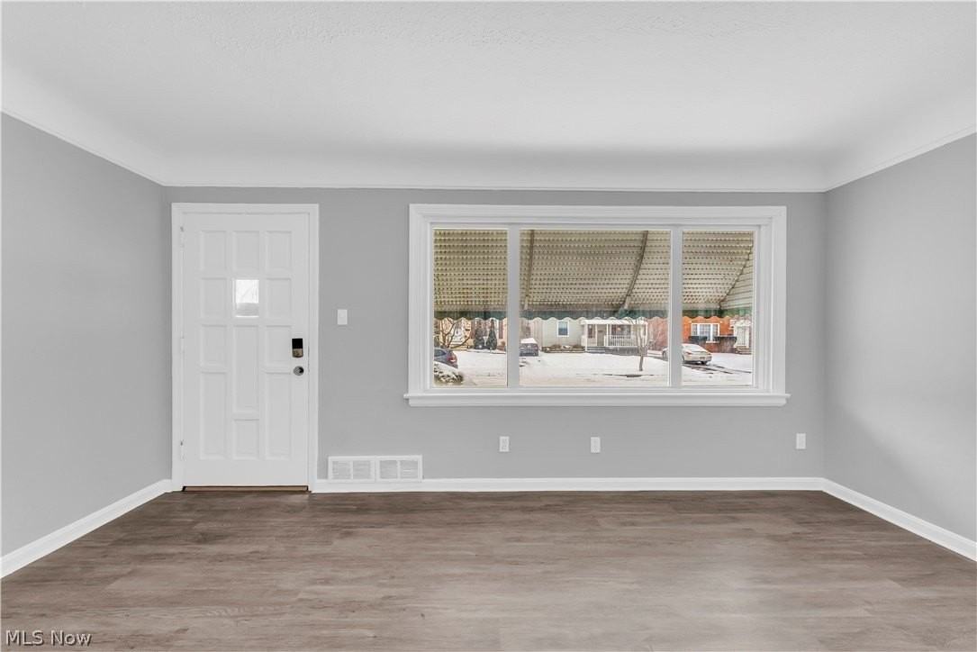 22501 Arms Ave - Photo 3 of 26