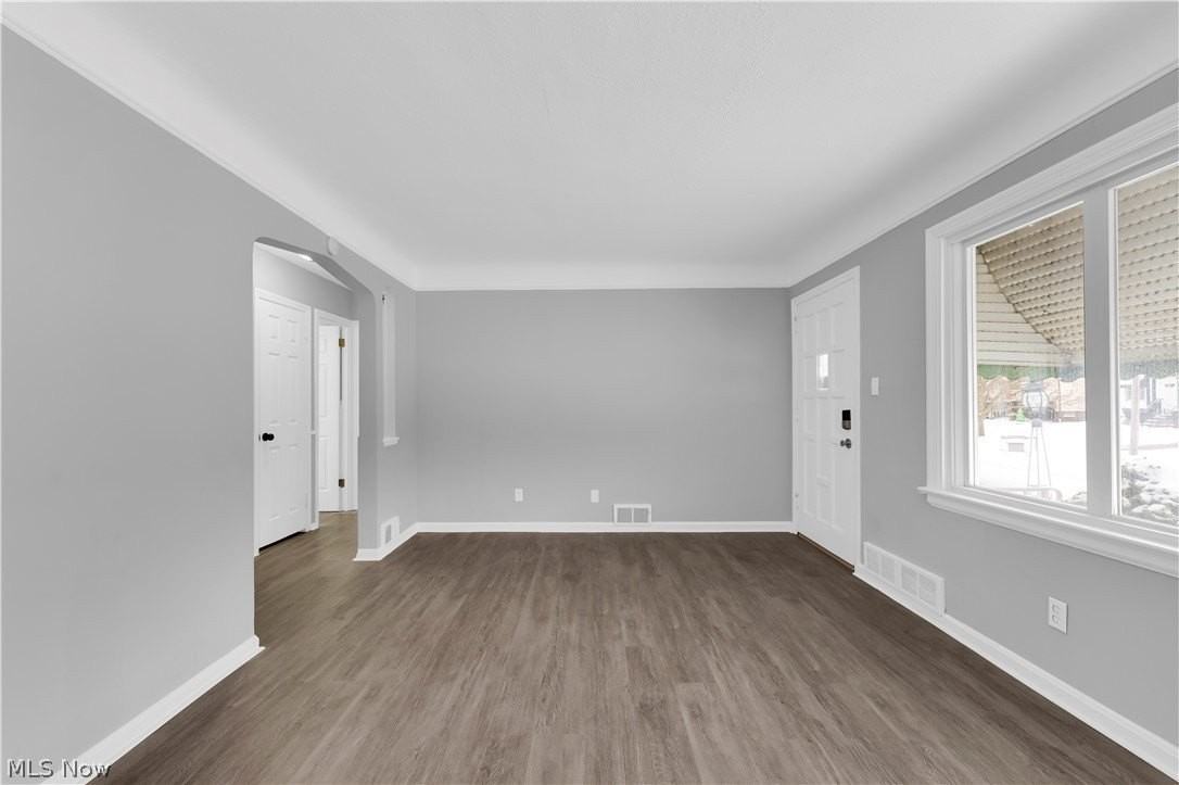 22501 Arms Ave - Photo 4 of 26