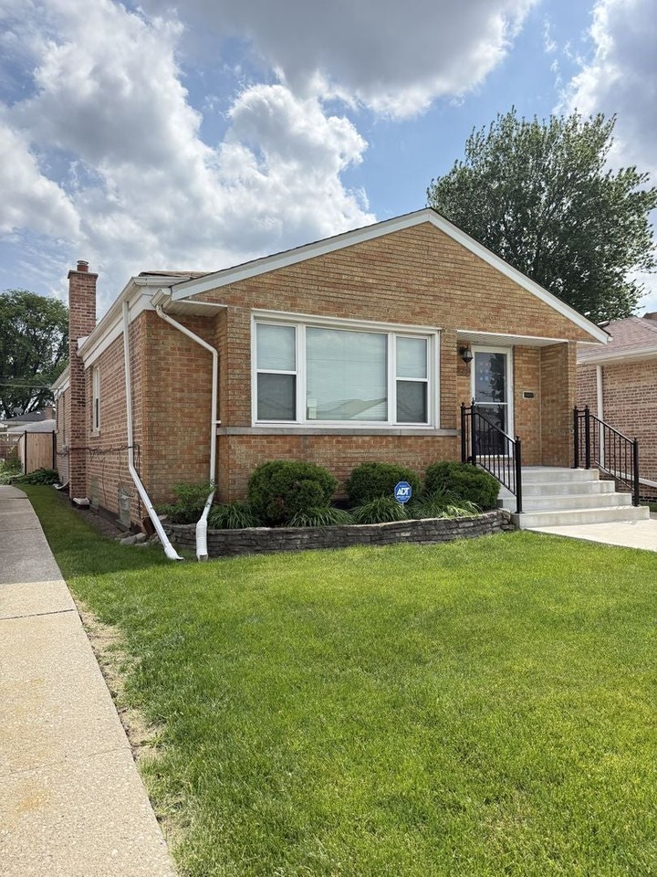 3725 W 80th St - Photo 4 of 21