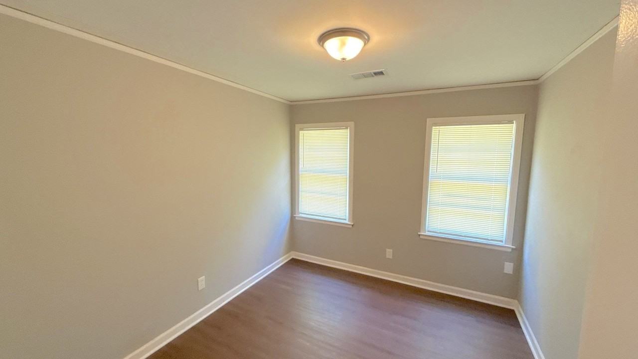 1570 Jay Cv - Photo 3 of 12