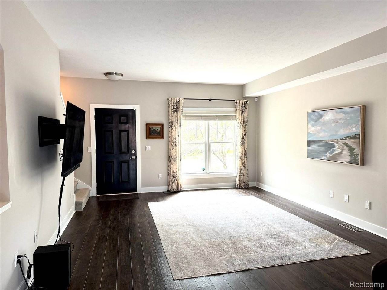 352 W Grand River Ave - Photo 7 of 15
