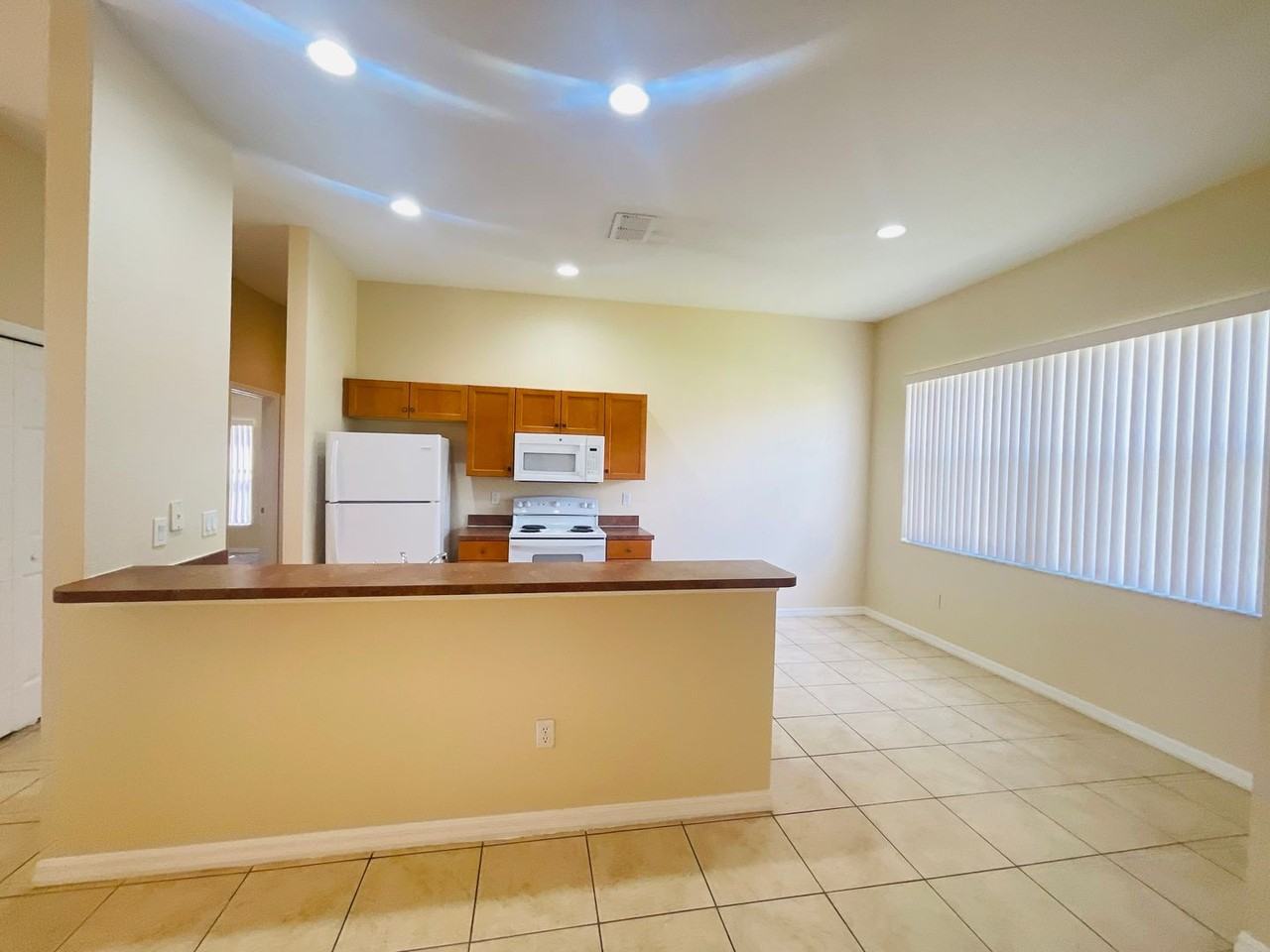 404 Cinnamon Dr - Photo 3 of 19