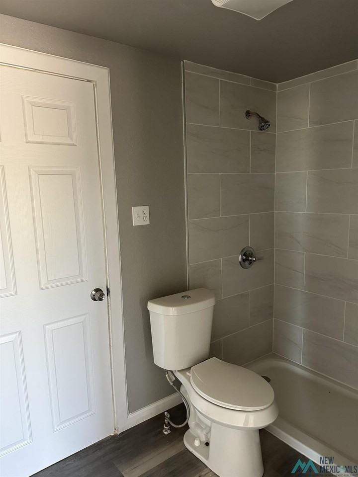 1009 S Lea Ave - Photo 3 of 14