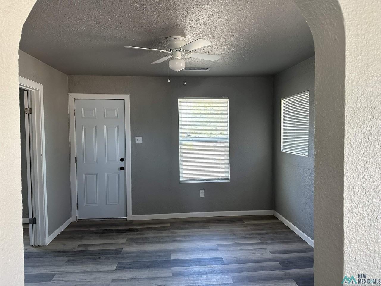 1009 S Lea Ave - Photo 6 of 14