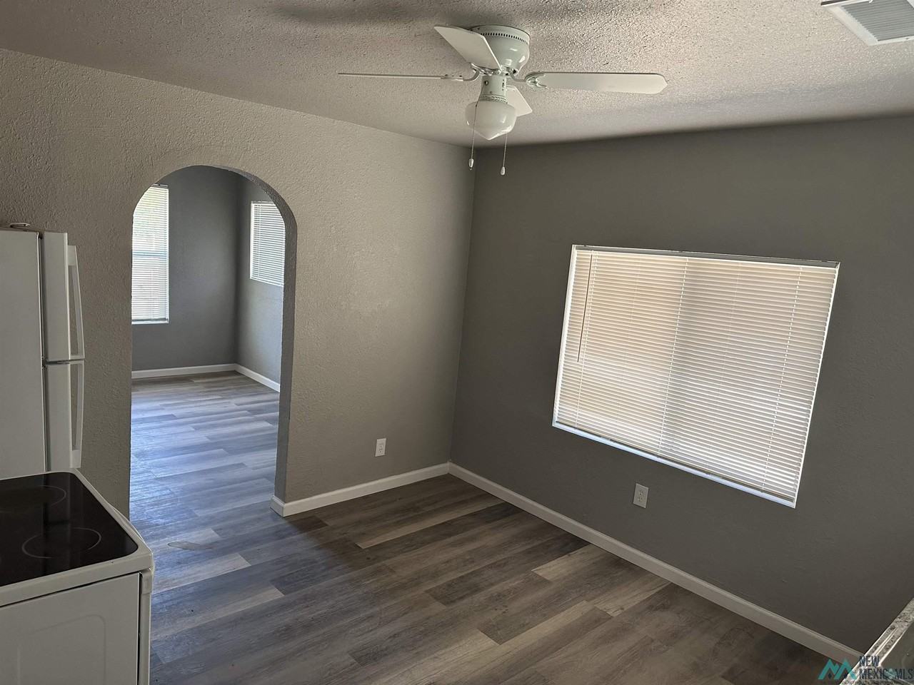 1009 S Lea Ave - Photo 7 of 14