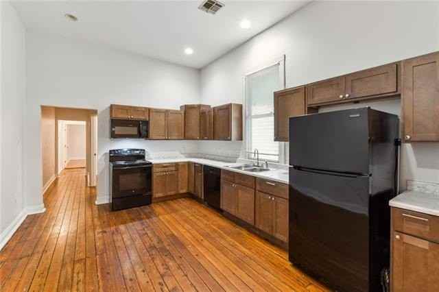 2914 Banks St - Photo 5 of 12