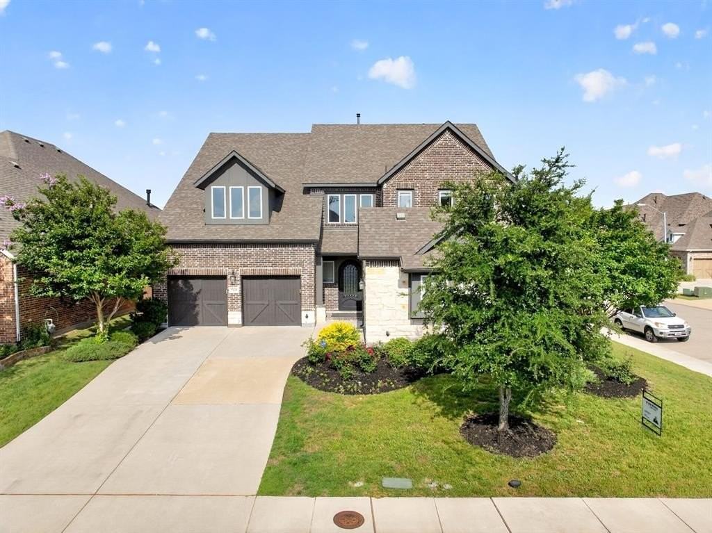 7935 Sarahville Dr - Photo 3 of 40