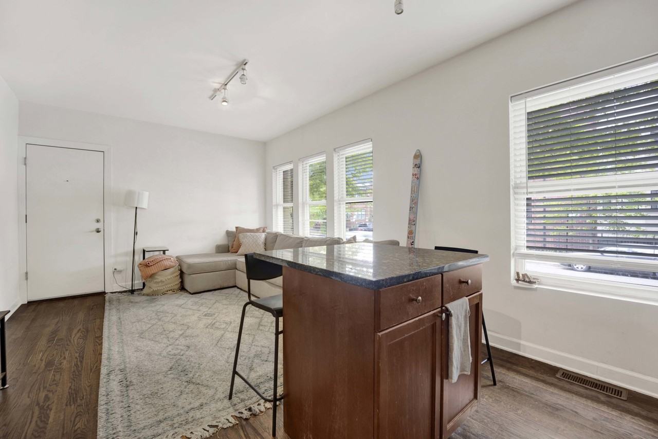 3503 N Racine Ave #1 - Photo 6 of 8