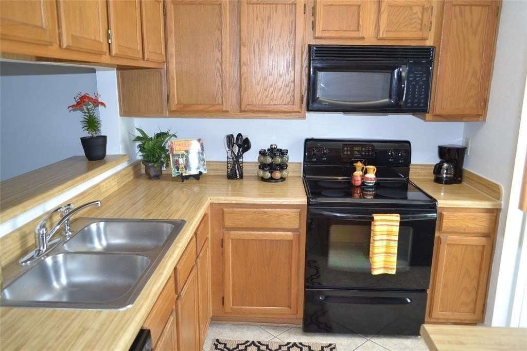 228 Samuel Blvd #6 - Photo 4 of 23