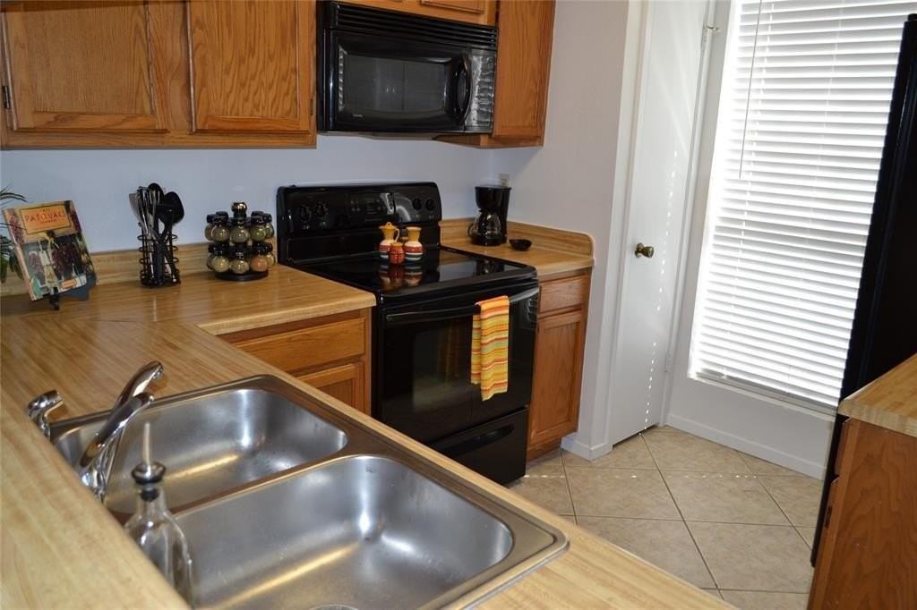 228 Samuel Blvd #6 - Photo 5 of 23