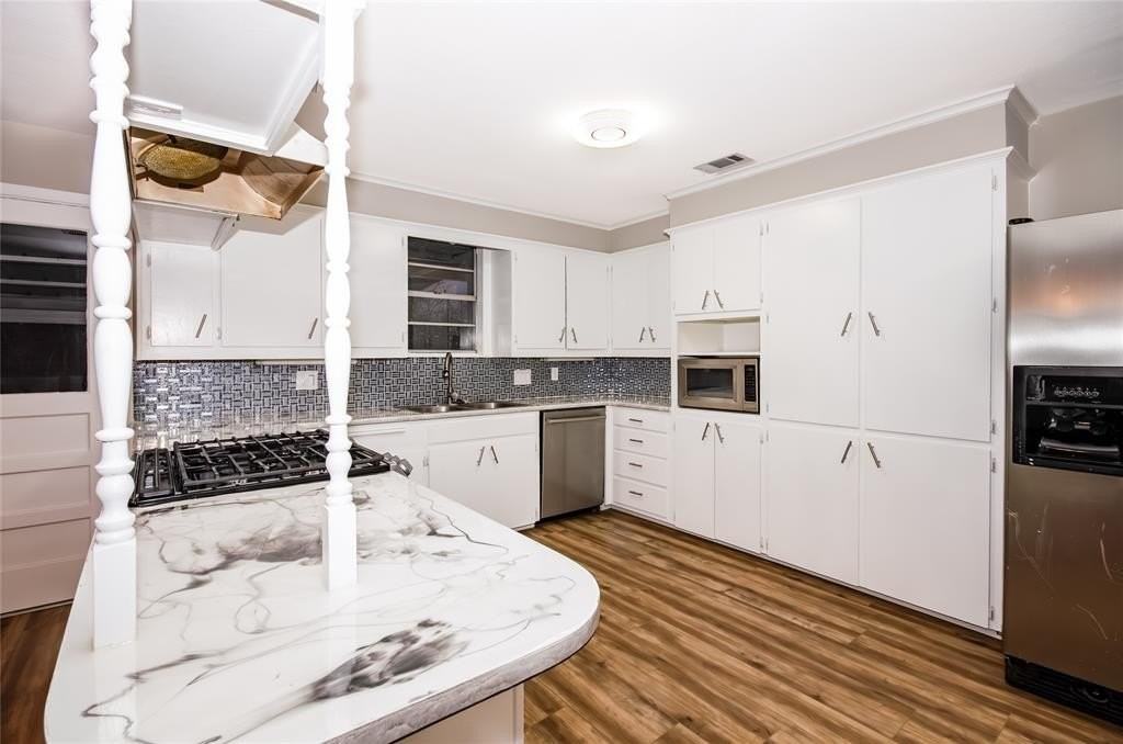 507 Church St - Photo 5 of 20
