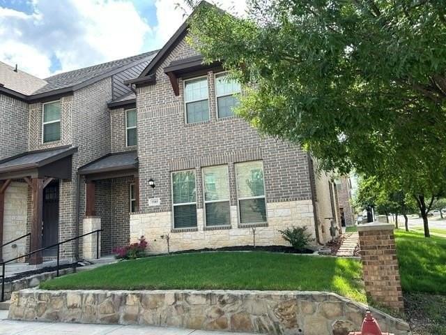 5585 Crosby Dr - Photo 3 of 30