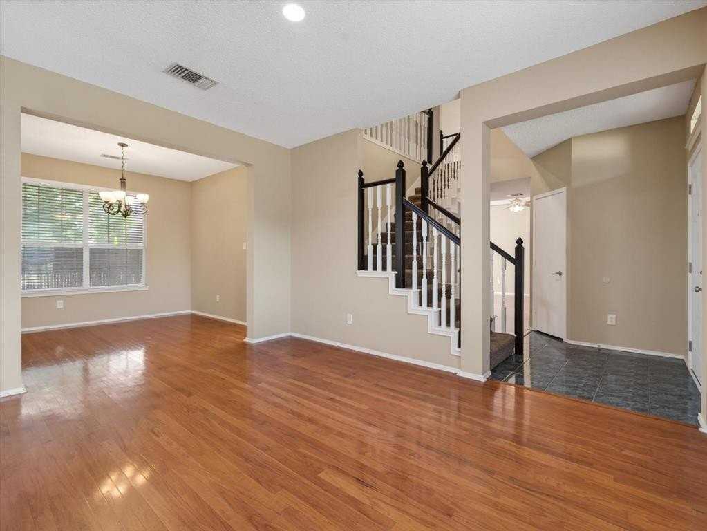1929 Shenandoah Ln - Photo 4 of 29