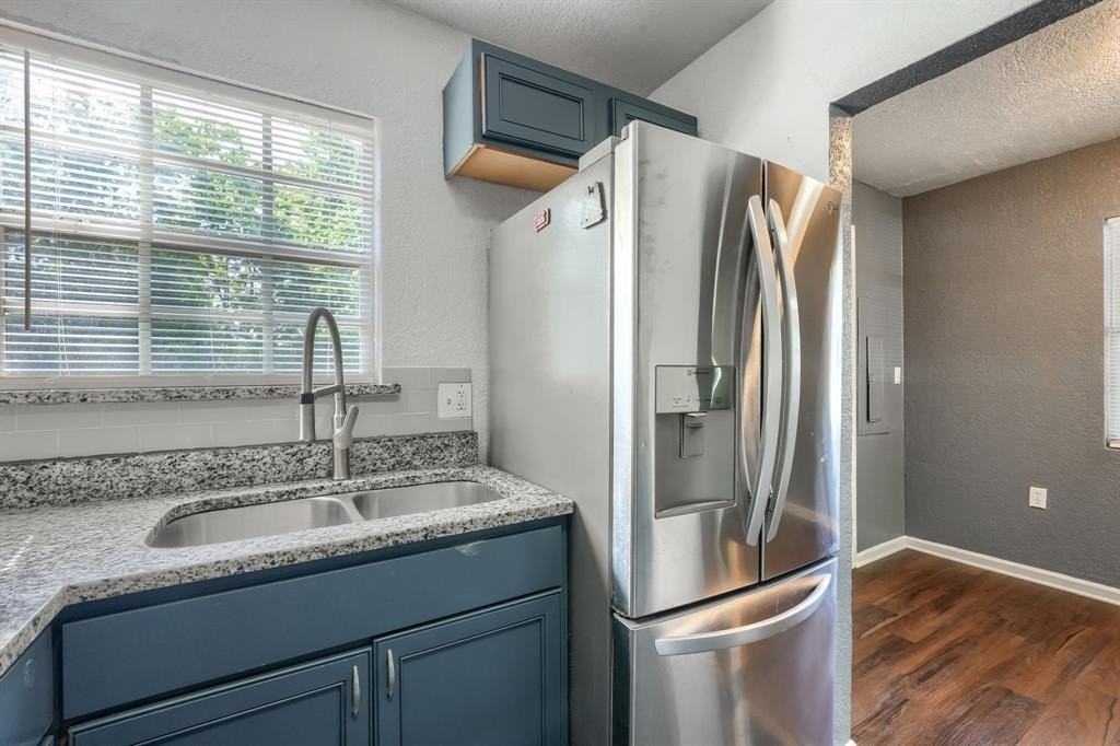 3033 Ballinger Dr - Photo 6 of 19