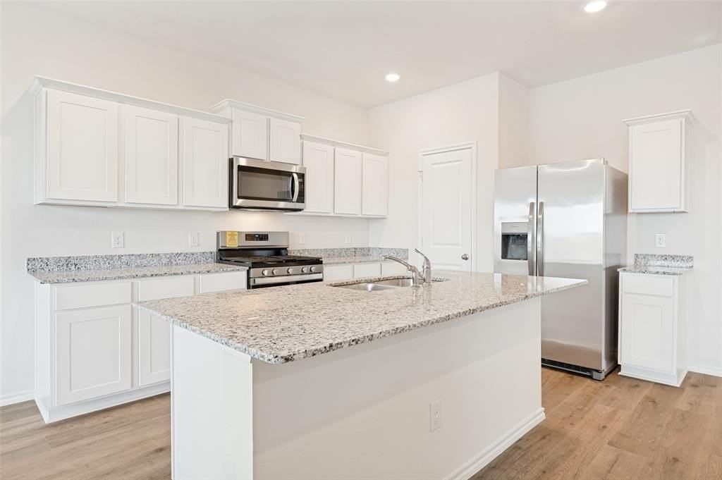 4104 Malachite Dr - Photo 5 of 15