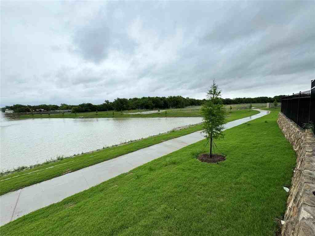 1156 Del Rio Dr - Photo 2 of 35