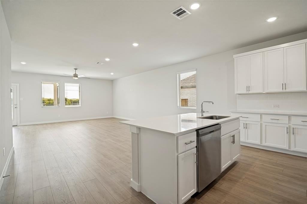1156 Del Rio Dr - Photo 6 of 35